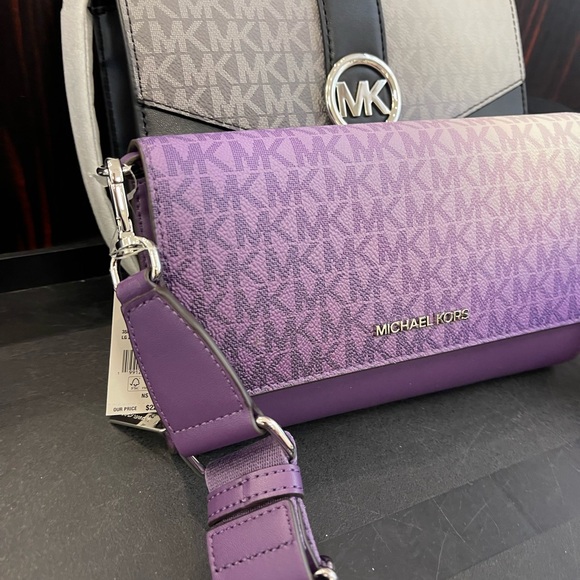 MICHAEL KORS Jet Set Large Ombré Signature Logo Crossbody Bag
Dark Purple
NWT - Picture 2 of 16